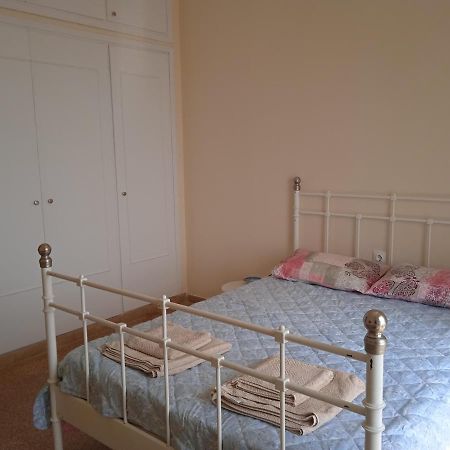 Apartment On The Beach Артемида Екстериор снимка