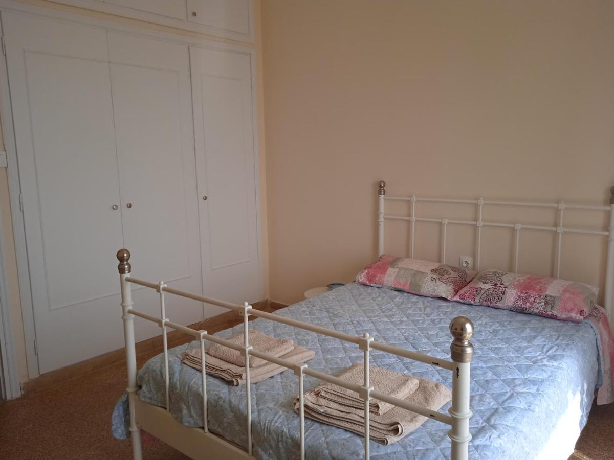Apartment On The Beach Артемида Екстериор снимка